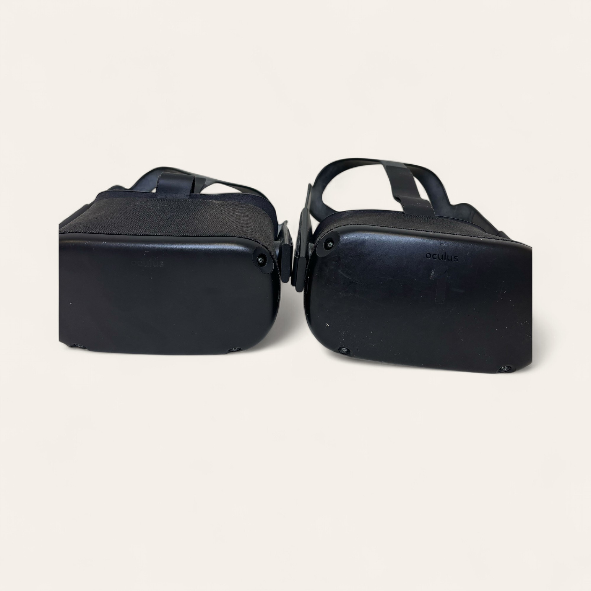 2 x Oculus Quest