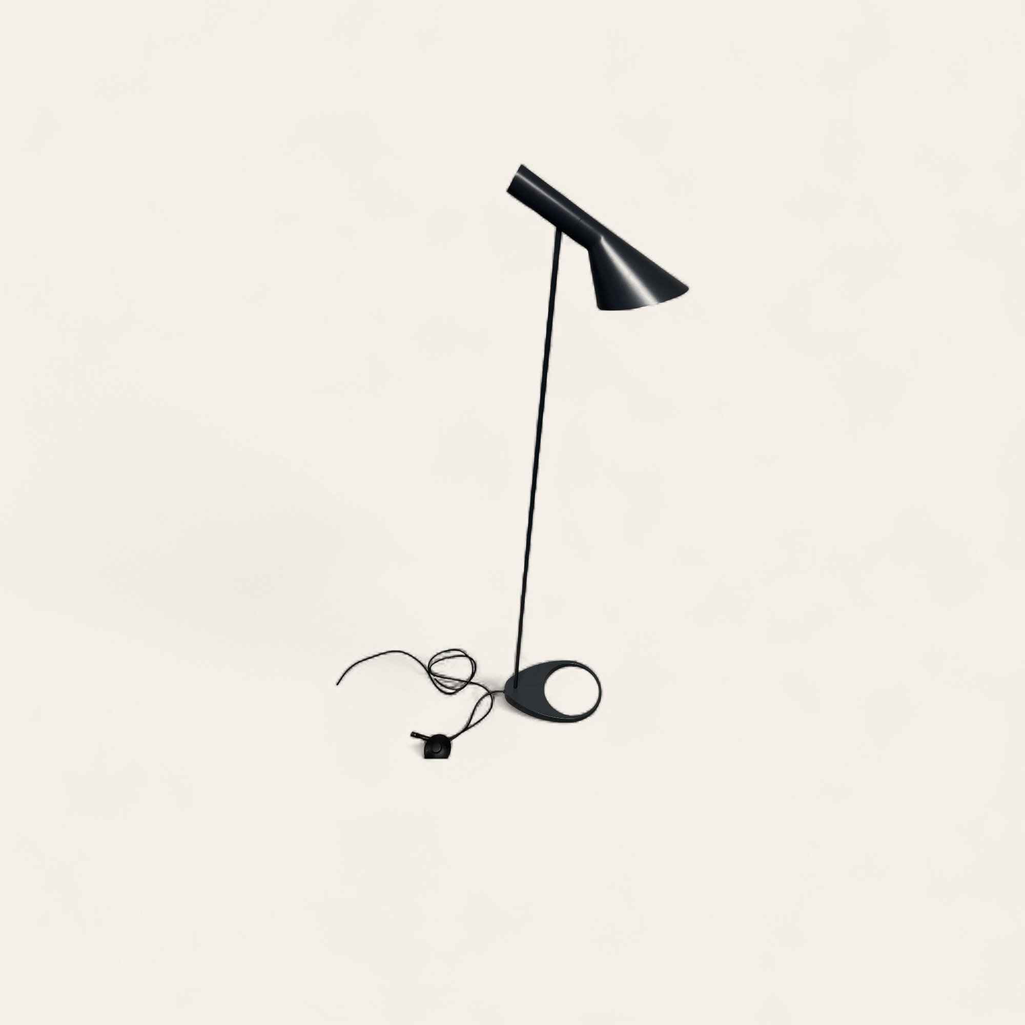 Arne Jacobsen Gulvlampe ‘Næbbet’