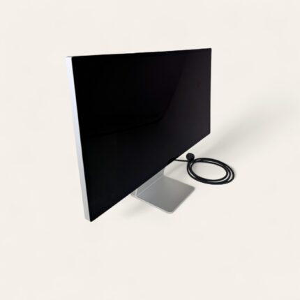 Apple studio Display 27″ med mus og tastatur