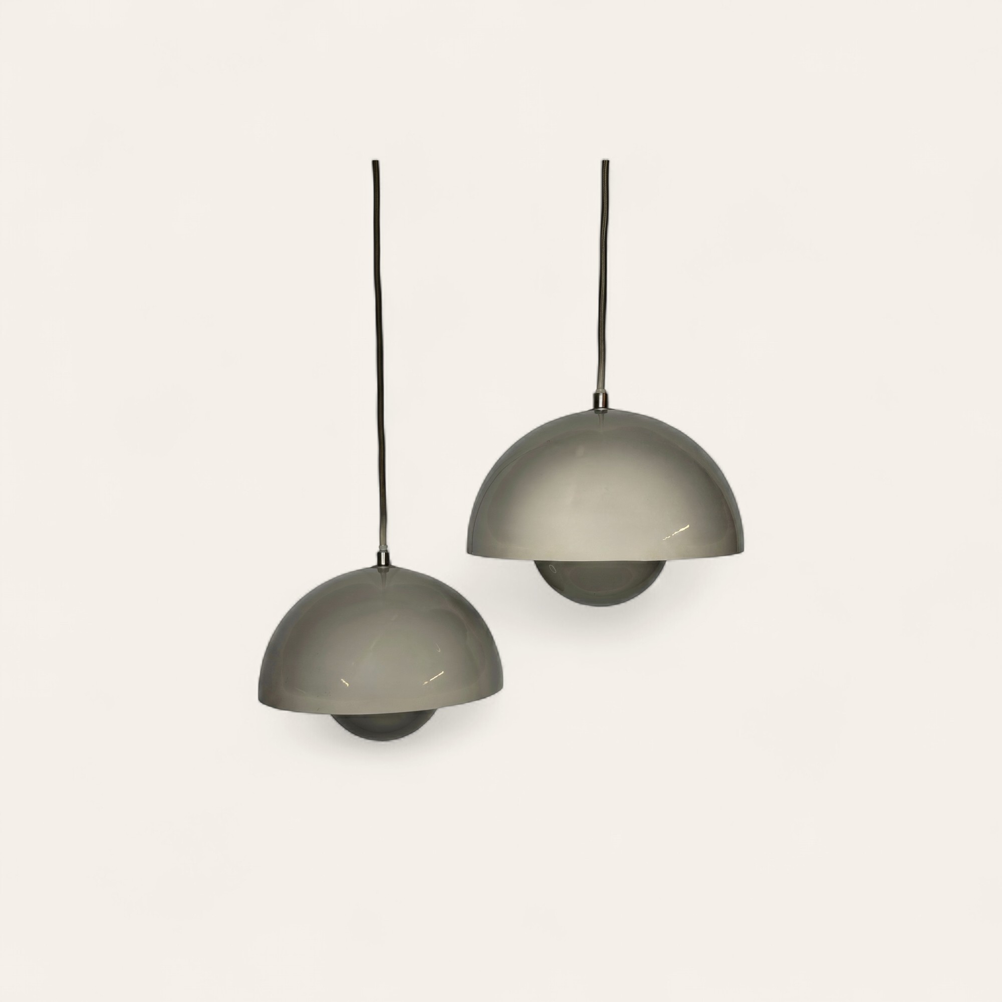 2 stk Verner Panton Flowerpot VP1 Pendel Beige/Grå