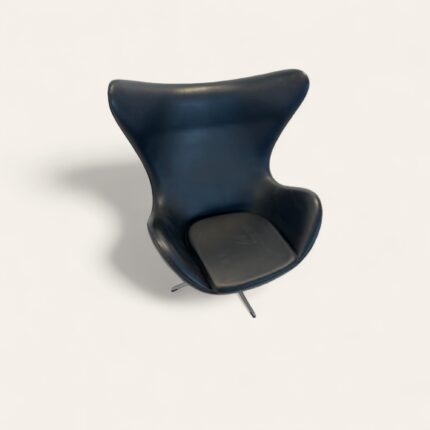 Arne Jacobsen æg + skammel