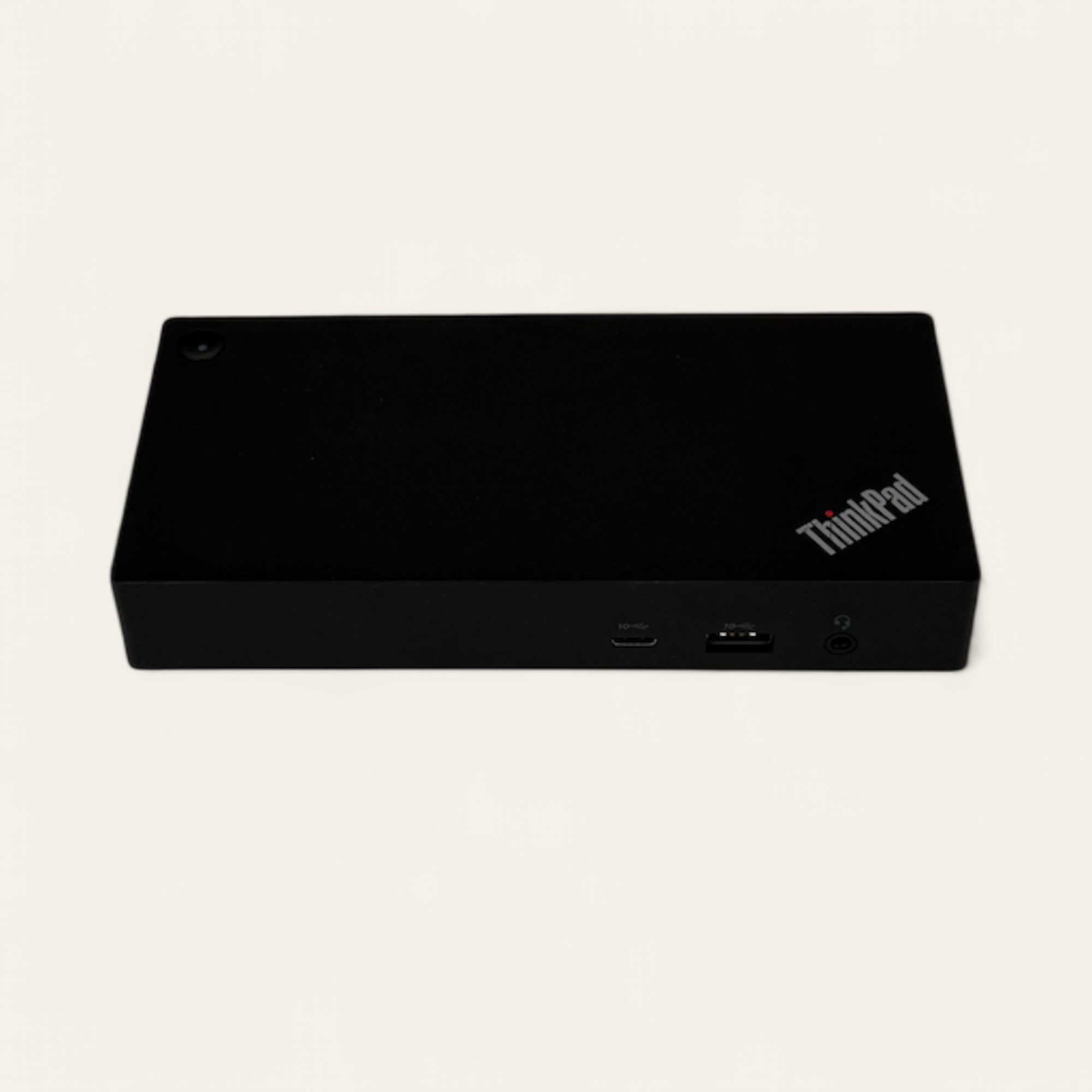 Lenovo ThinkPad universal dock model 40ay