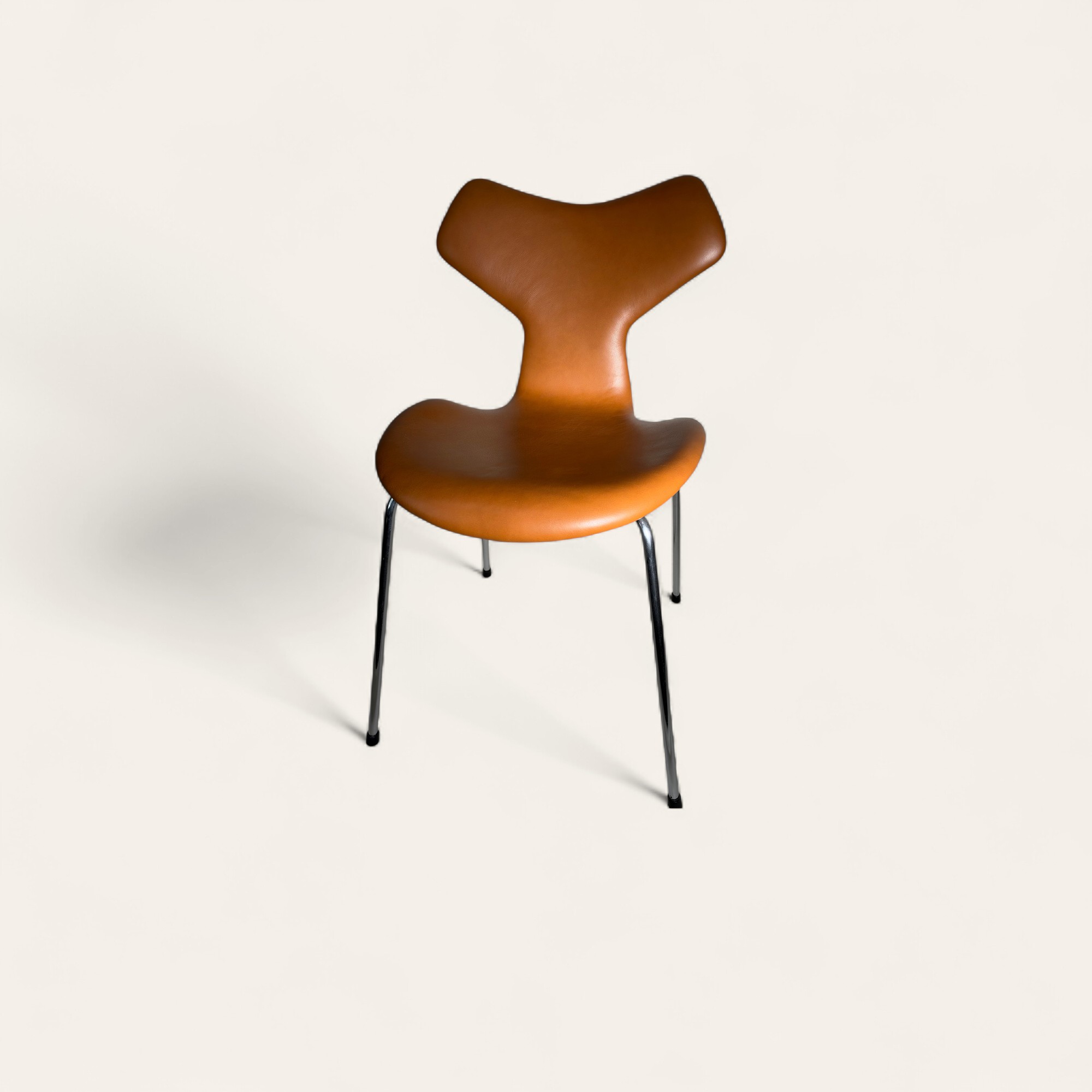 Arne Jacobsen 3130 Classic Cognac Semi Anilin Ny polstret