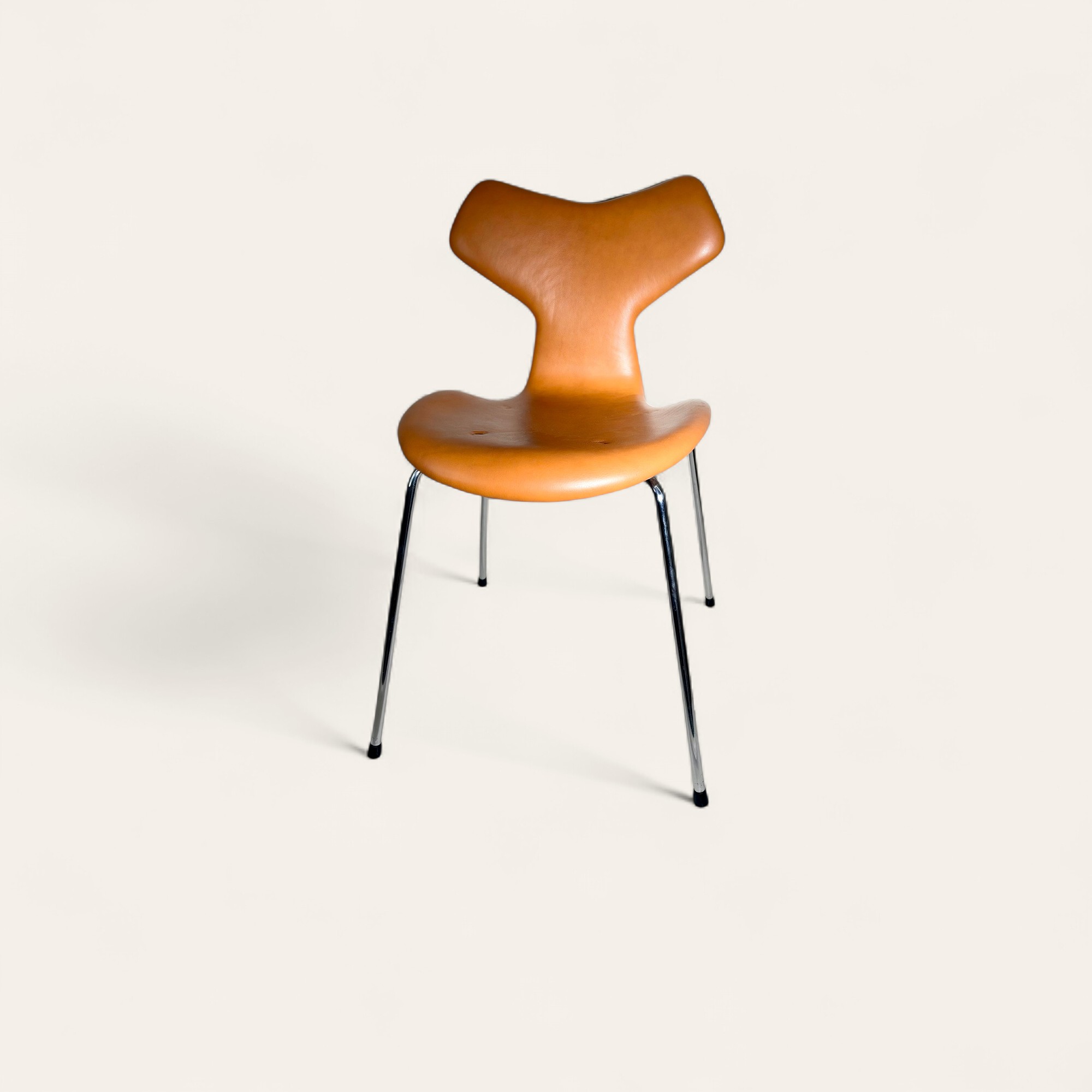 Arne Jacobsen 3130 Classic Cognac Semi Anilin Ny polstret