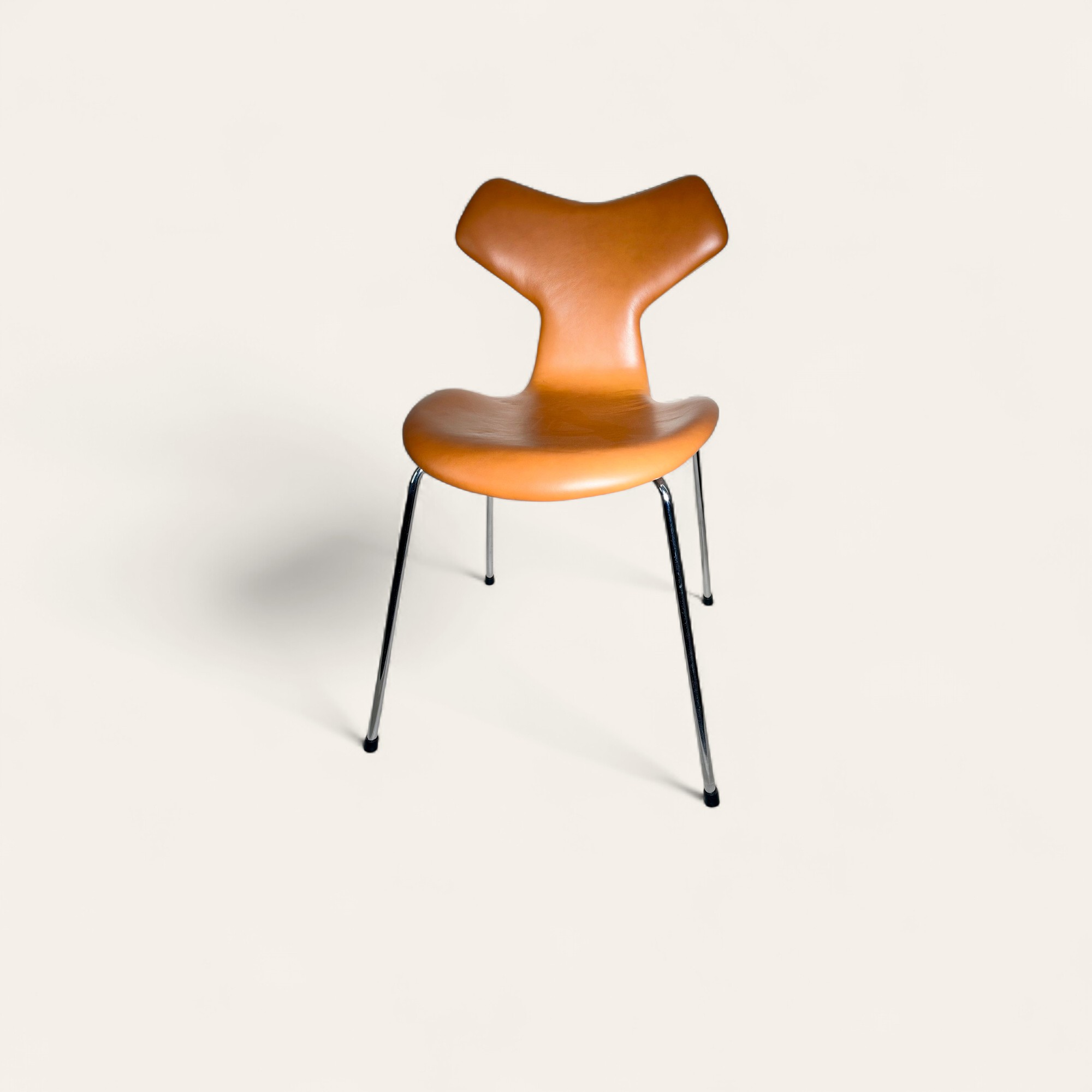 Arne Jacobsen 3130 Classic Cognac Semi Anilin Ny polstret