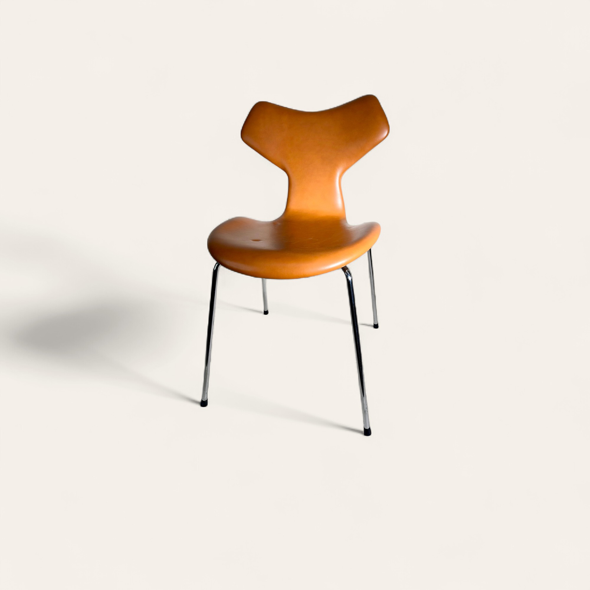 Arne Jacobsen 3130 Classic Cognac Semi Anilin Ny polstret