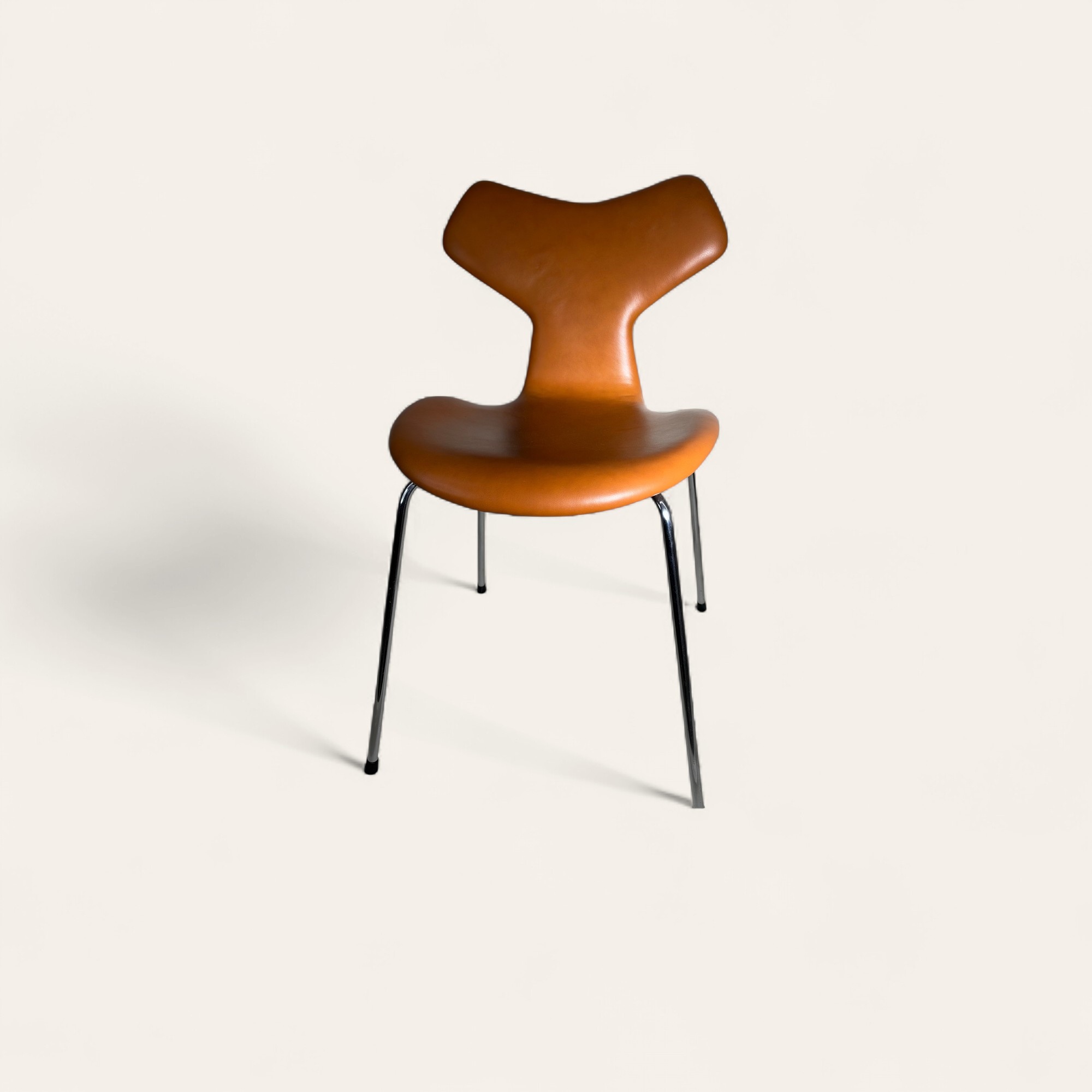 Arne Jacobsen 3130 Classic Cognac Semi Anilin Ny polstret